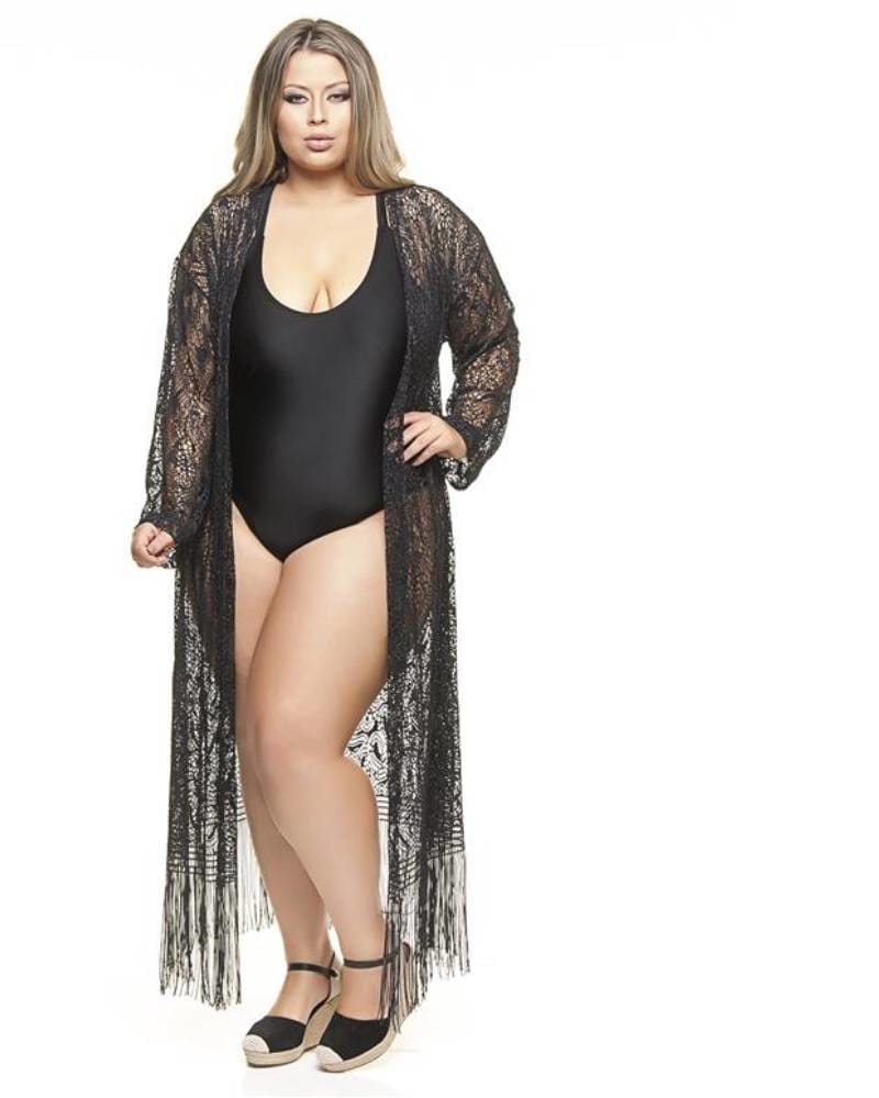 Front of a model wearing a size 20 Fringed Kimono in Black & Gold by Lehona. | dia_product_style_image_id:267554